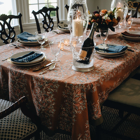 Holly Vine Tablecloth
